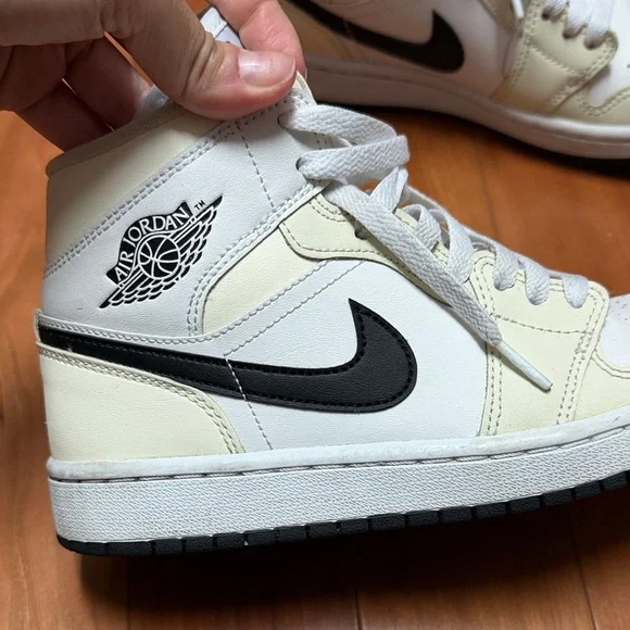 Air Jordan mid Top Sneakers - Picture 5 of 5